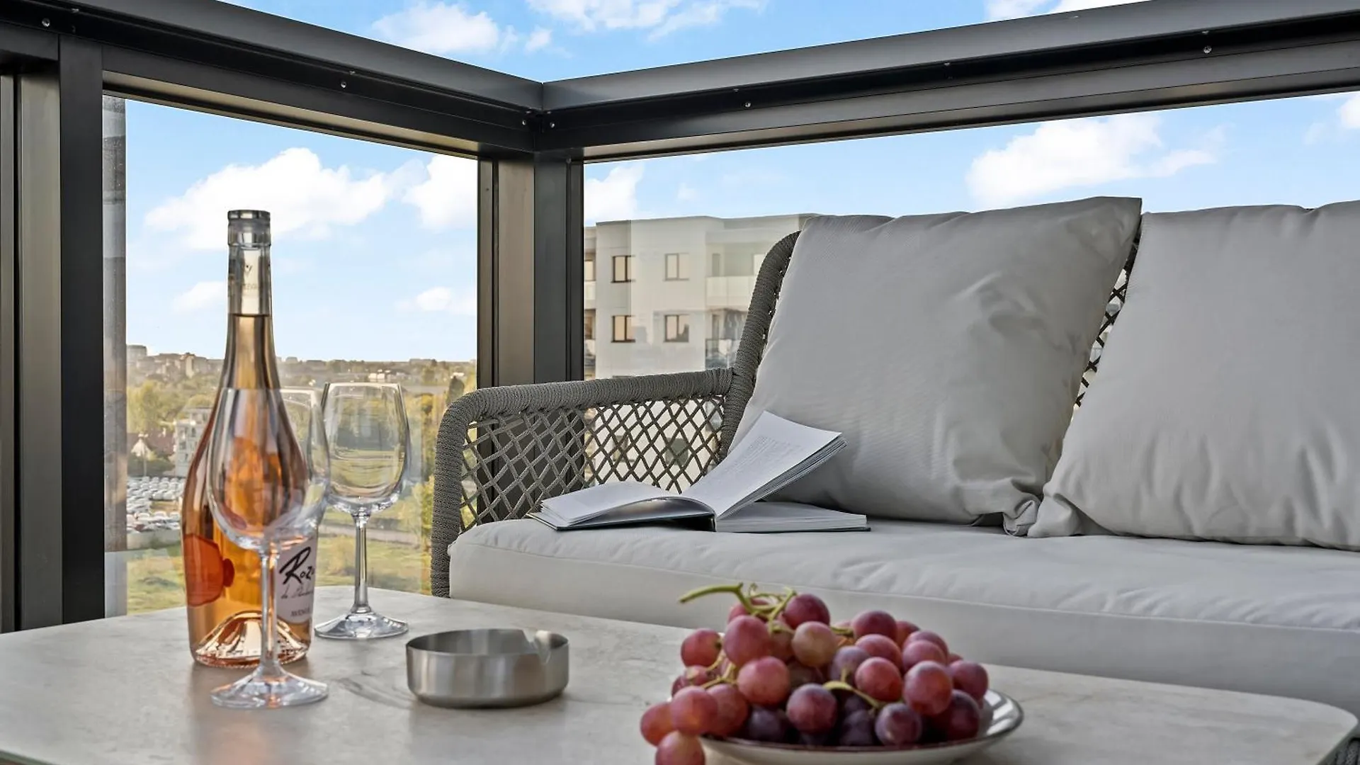 Studio Luxury Cortina North Residence Pipera Voluntari Romania